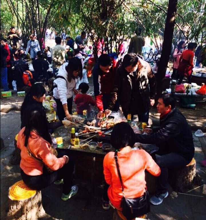 濃情冬日，戶外燒烤話情誼